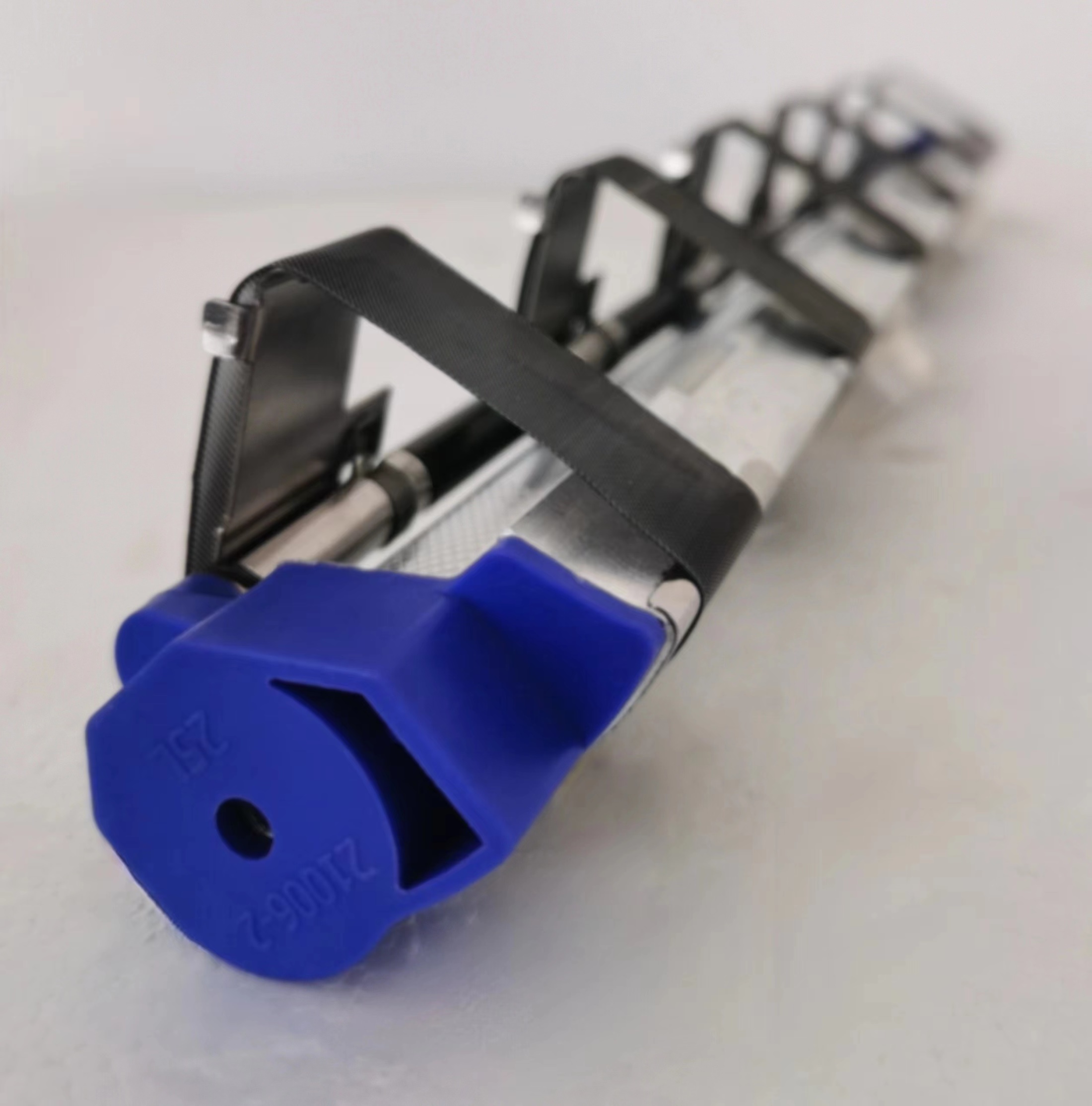 大翻(fan)闆漲力(lì)架集聚(jù)管部件(jian)